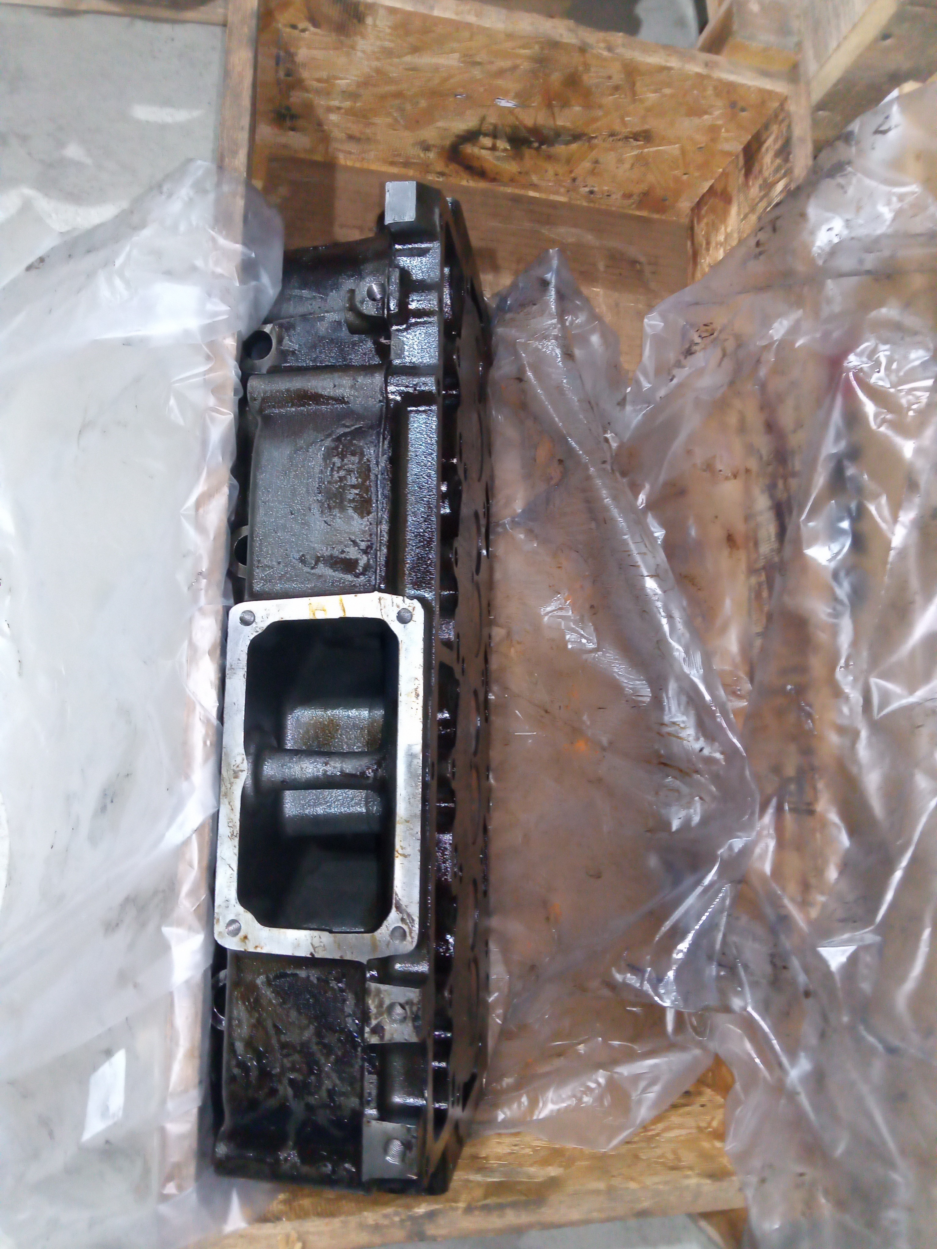 7W9394 Головка блока цилиндра