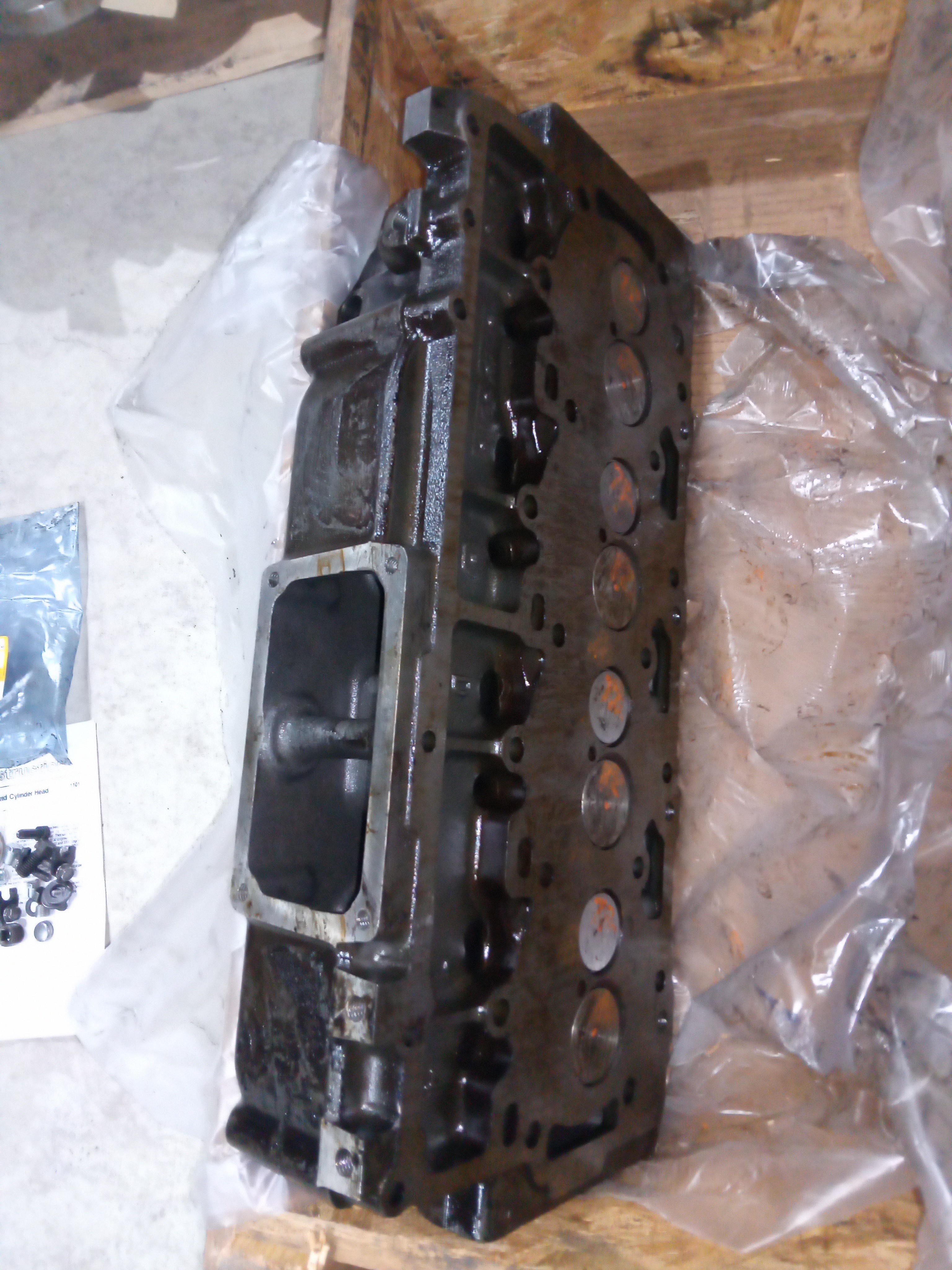 7W9394 Головка блока цилиндра