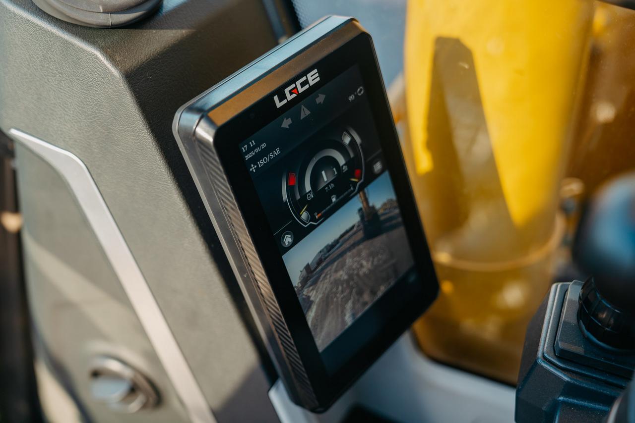 Экскаватор гусеничный LGCE E6215HLC