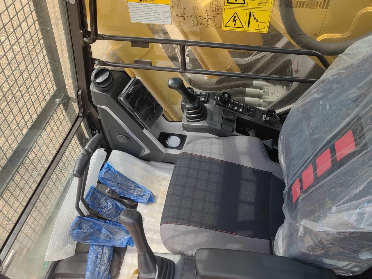 Экскаватор гусеничный LGCE E6505H