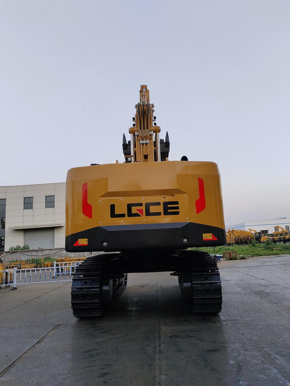 Экскаватор гусеничный LGCE E6780H