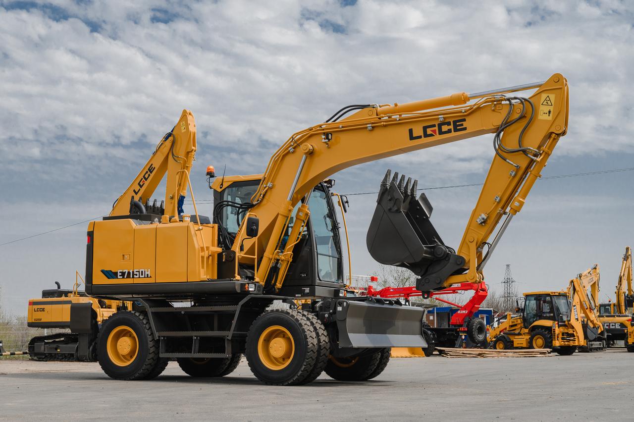 Экскаватор колесный LGCE E7150H