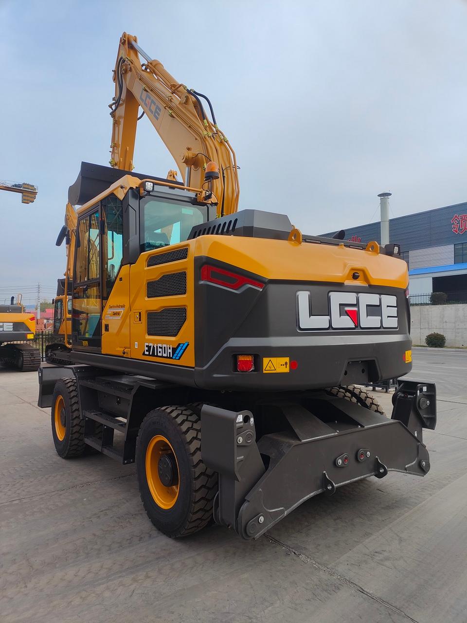 Экскаватор колесный LGCE E7160H