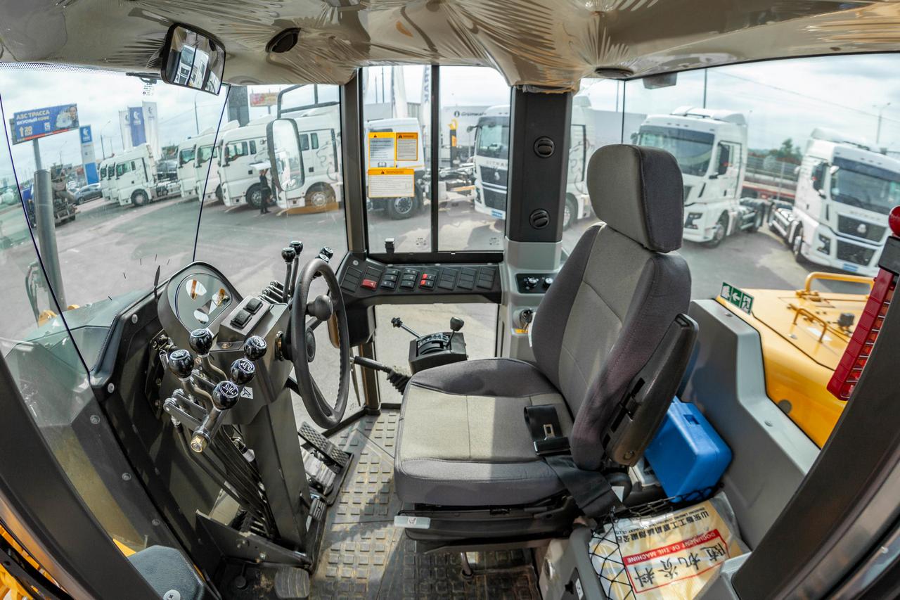 Автогрейдер LGCE G9165F