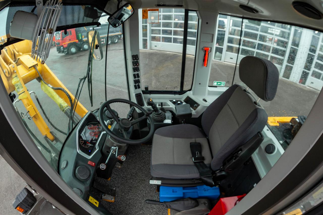 Погрузчик фронтальный LGCE L918H