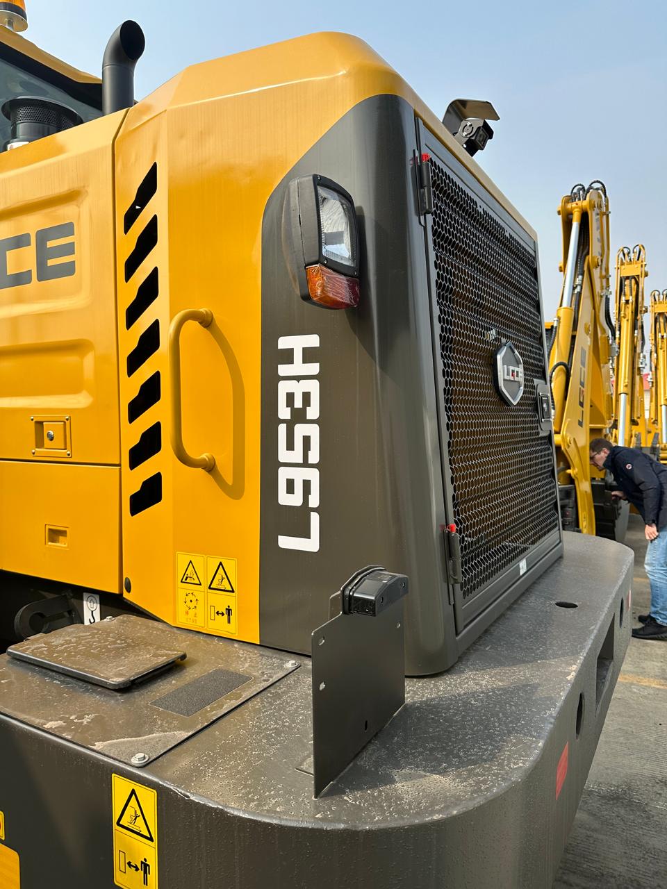 Погрузчик фронтальный LGCE L953H