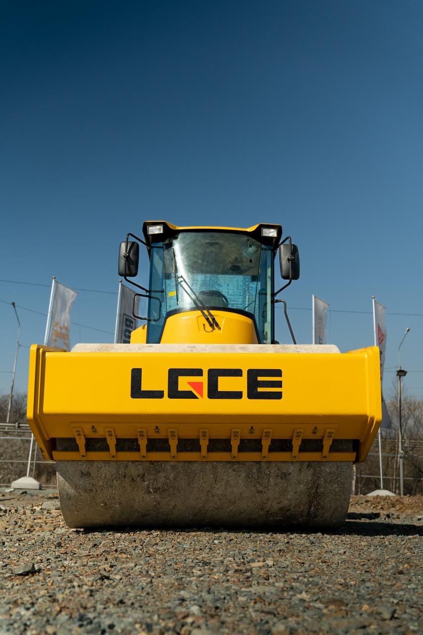Каток грунтовый LGCE RS7160H