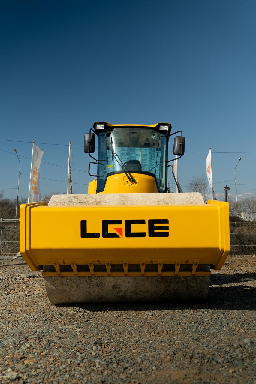 Каток грунтовый LGCE RS7220H