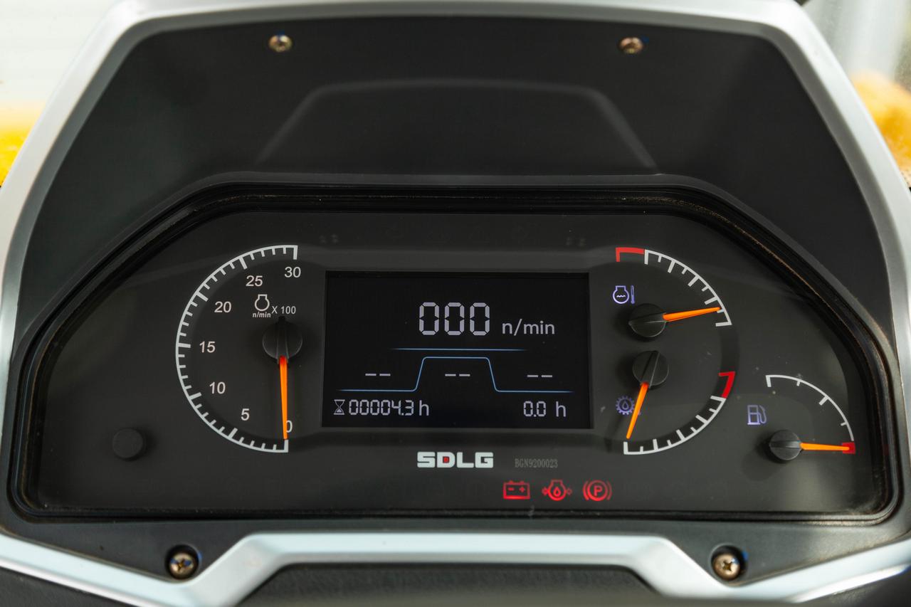 Каток грунтовый LGCE RS8140H