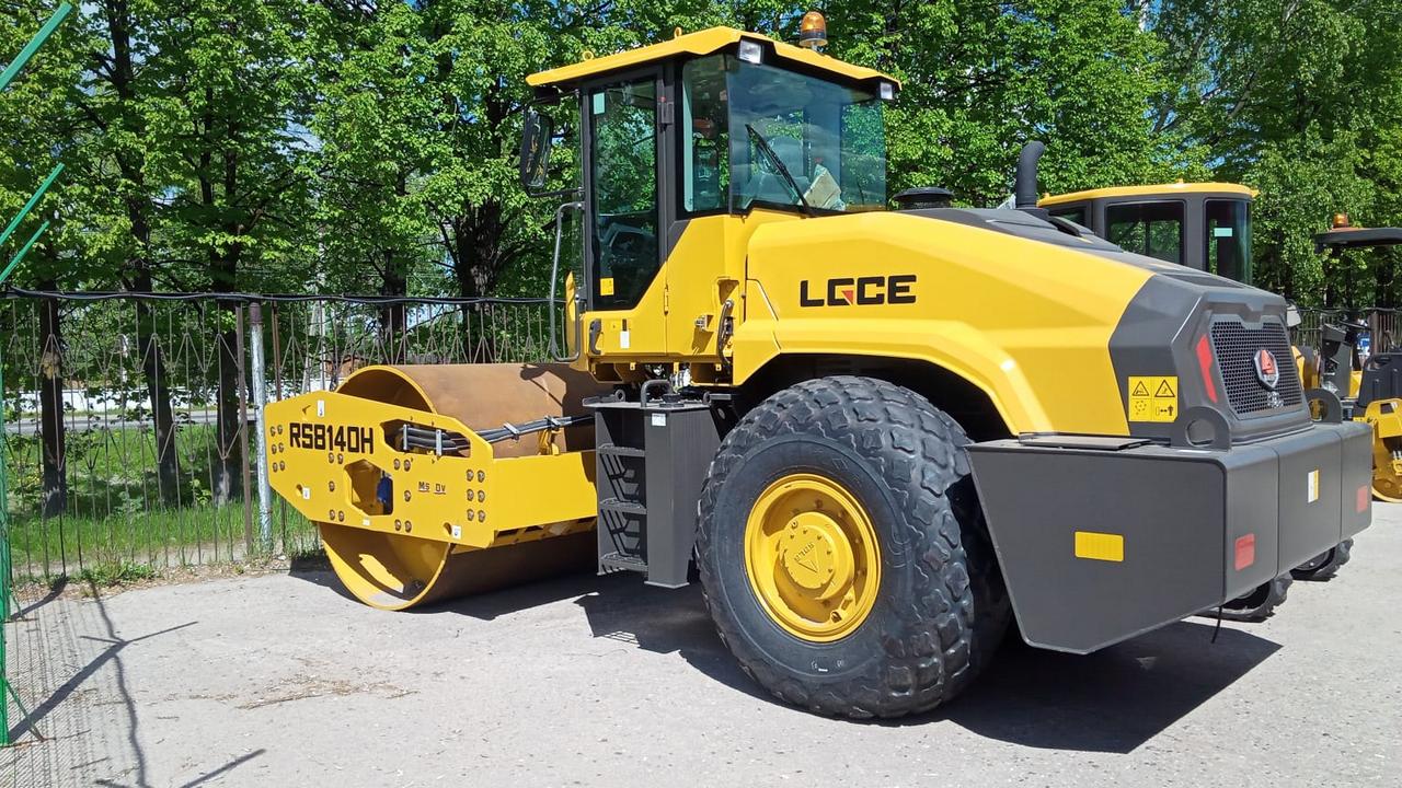 Каток грунтовый LGCE RS8140H